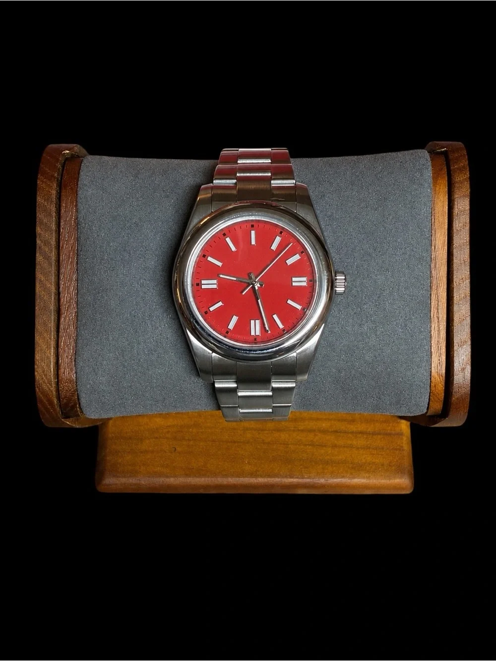 Men’s R. Watch Silver - Tone Band Red Dial